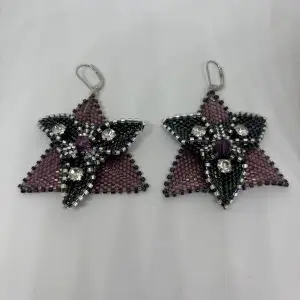 Boucles d'oreilles peyote etoile rose grande devant